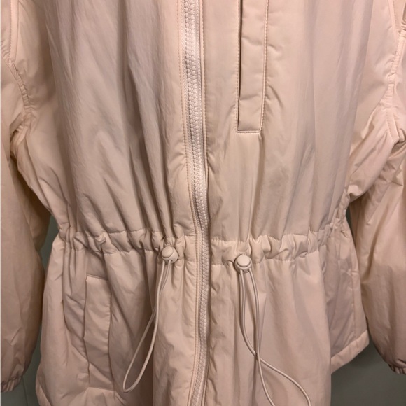 Old Navy Women's White Puffer Jacket - Picture 2 of 8